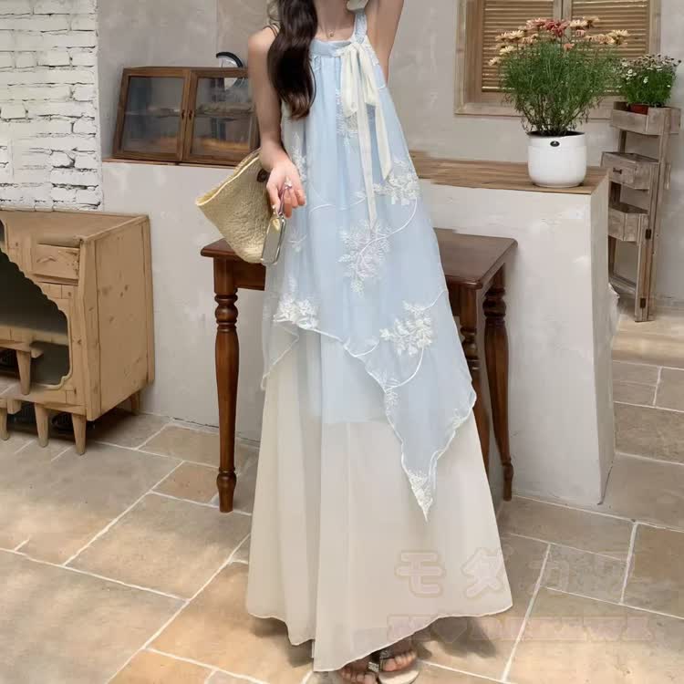 Boho-Maxikleid aus besticktem Chiffon mit Neckholder - image 2