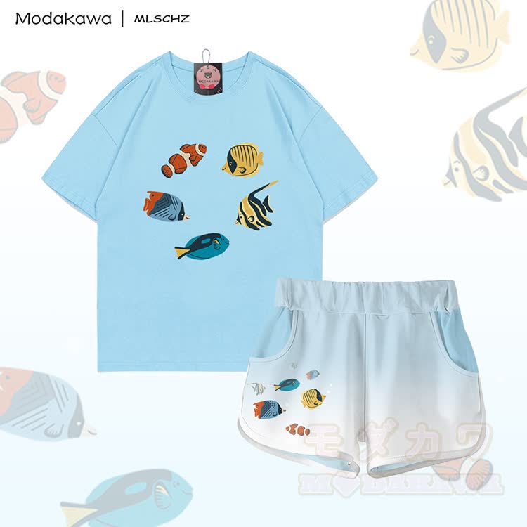 MODAKAWA X MLSCHZ Fischgrafik T-Shirt aus 100 % Baumwolle, passende Shorts mit Farbverlauf - Himmelblaues Set - 5XL - image 2
