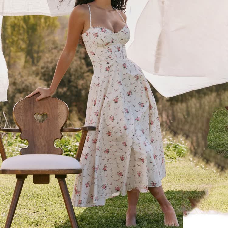 Midikleid mit Blumenmuster, Spaghettiträgern und Korsett-Oberteil - image 2