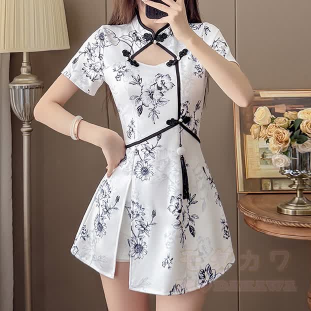 Vintage Cheongsam-Kleid mit Blumenmuster und Quasten, zweiteiliges Set aus Kleid und Shorts - Weiß - 3XL - image 2