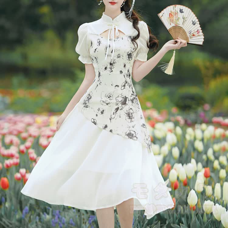 Midikleid mit Blumenmuster, Puffärmeln und Stehkragen, in Tintenblau - Weiß & Schwarz - XL - image 2