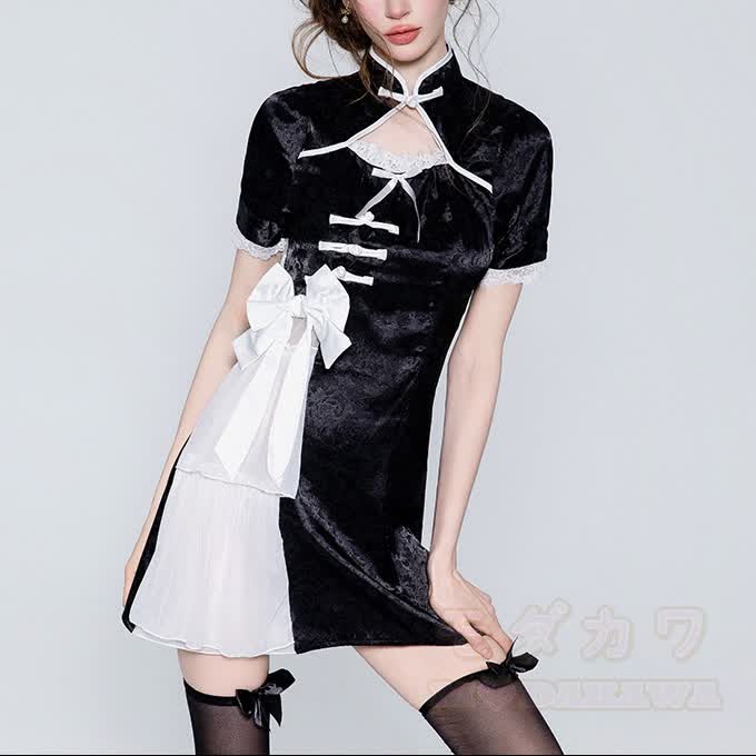Cheongsam-Kleid mit Schleifen- und Schnallen-Patchwork, dazu passende Spitzenshorts - image 2