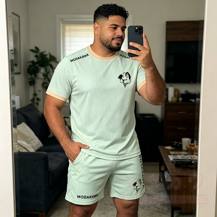 MODAKAWA X popipeko Tongue Out Puppy Grafik Herren-Sport-T-Shirt mit Kordelzug und passendem Outfit - image 1