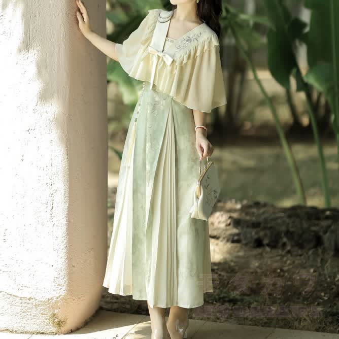 Vintage-Bluse mit bestickter Schleife und plissiertem Trägerkleid, zweiteiliges Set - image 3