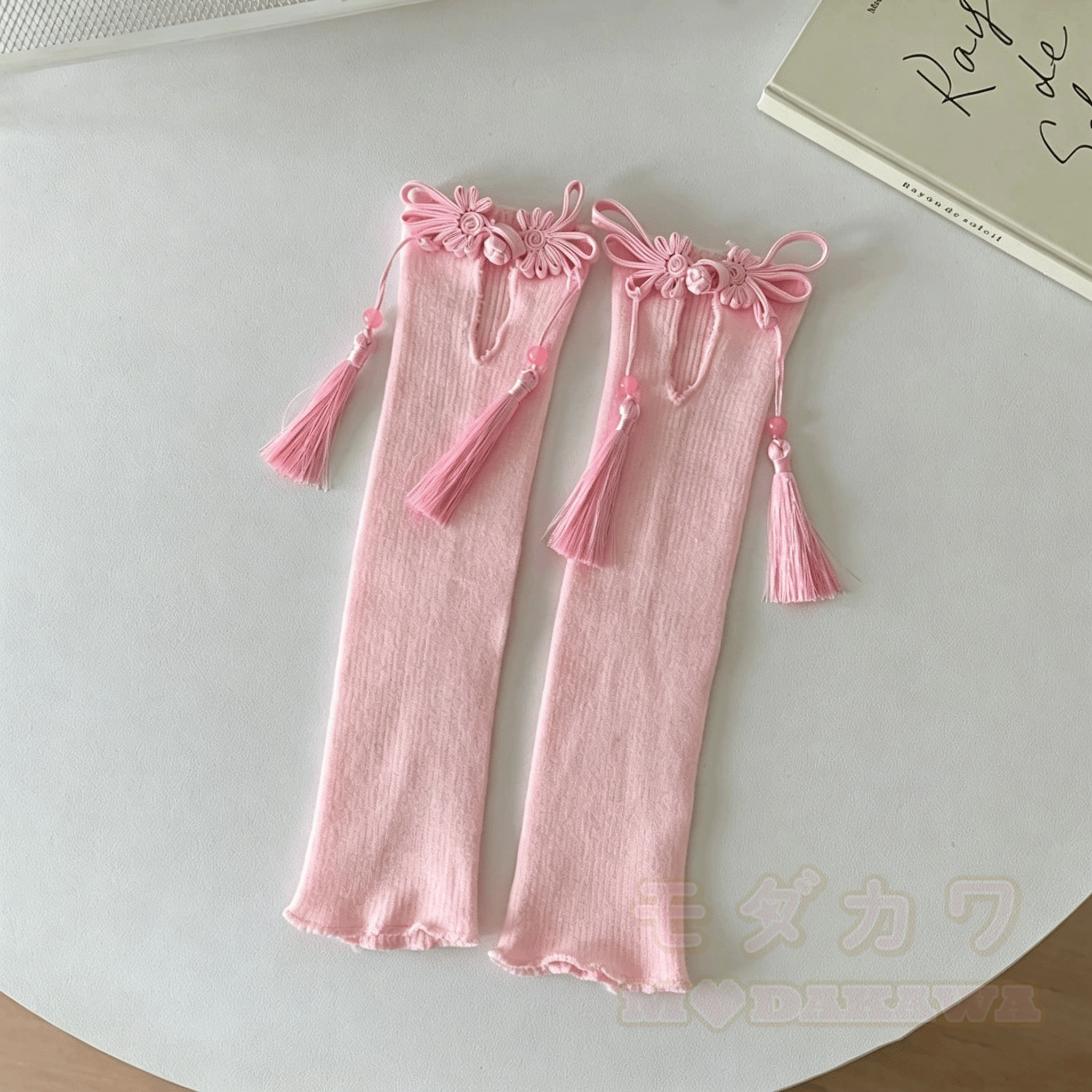Vintage Socken mit Schnalle und Quasten im chinesischen Stil - image 10