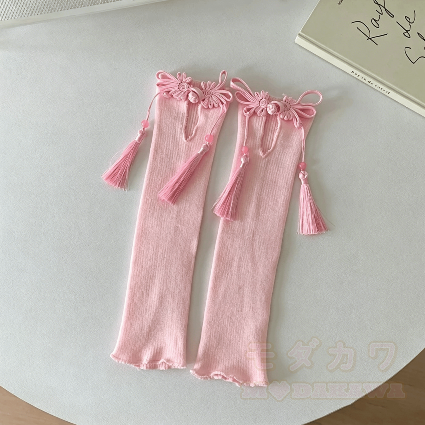 Vintage Socken mit Schnalle und Quasten im chinesischen Stil - image 10