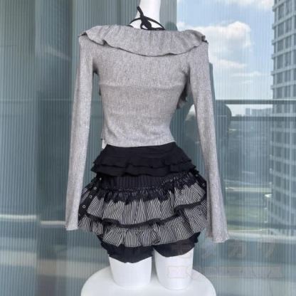 Schwarzes Spitzen-Cami-Top mit grauer Strickjacke und Minirock – dreiteiliges Set - image 4