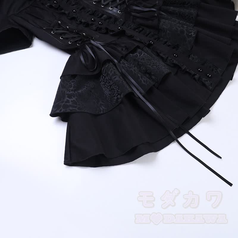 Süßes, zierliches Gothic-Kleid mit hohem Kragen, Schnürung und kurzen Ärmeln - image 7