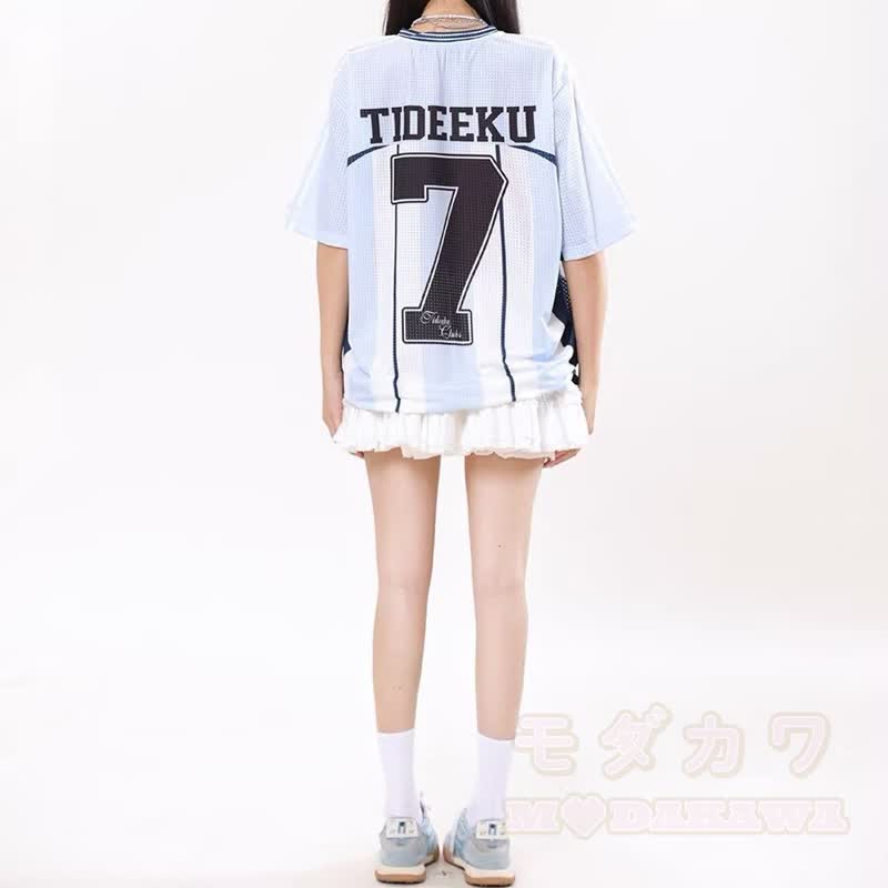 Vintage-T-Shirt aus gestreiftem Mesh-Jersey mit V-Ausschnitt, locker geschnitten und sportlich, kurzärmelig - image 2