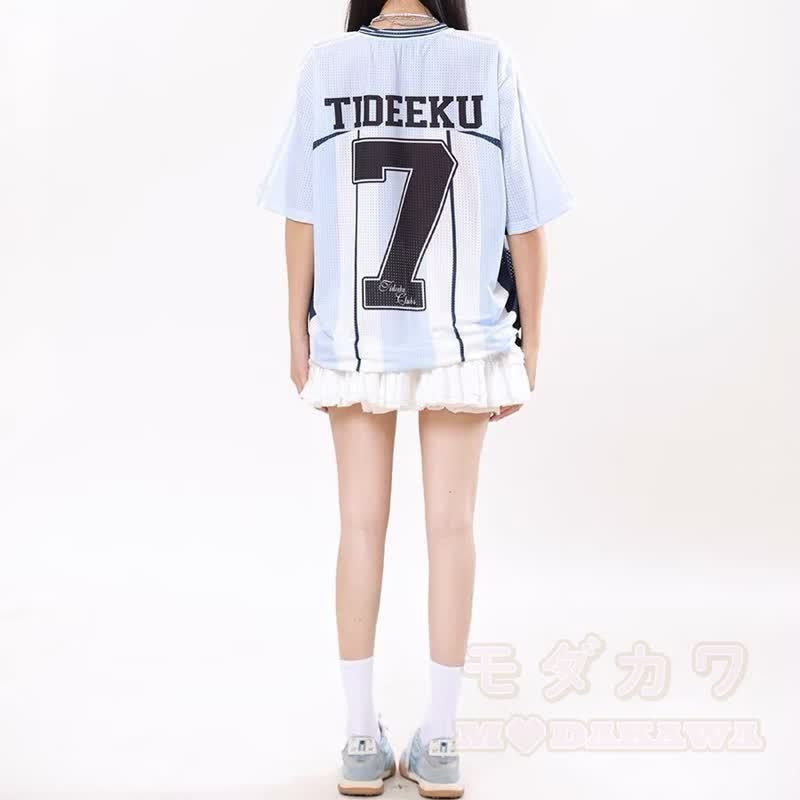 Vintage-T-Shirt aus gestreiftem Mesh-Jersey mit V-Ausschnitt, locker geschnitten und sportlich, kurzärmelig - image 2