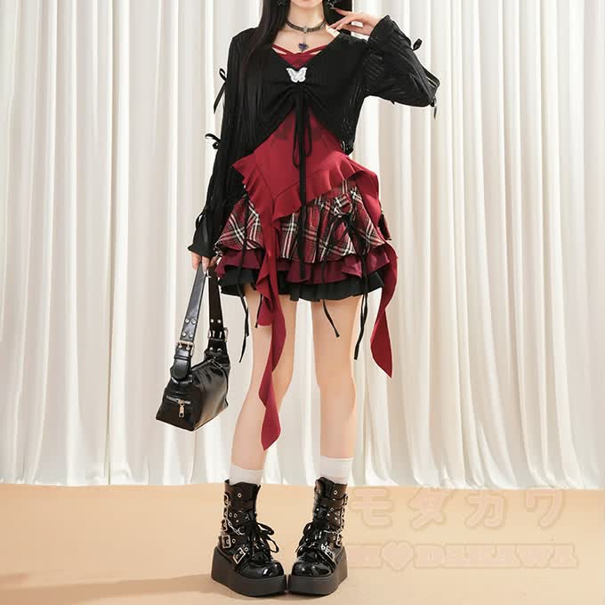 Gothic-Top und Neckholder-Camisole mit Minirock – dreiteiliges Set - image 4