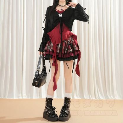 Gothic-Top und Neckholder-Camisole mit Minirock – dreiteiliges Set - image 4