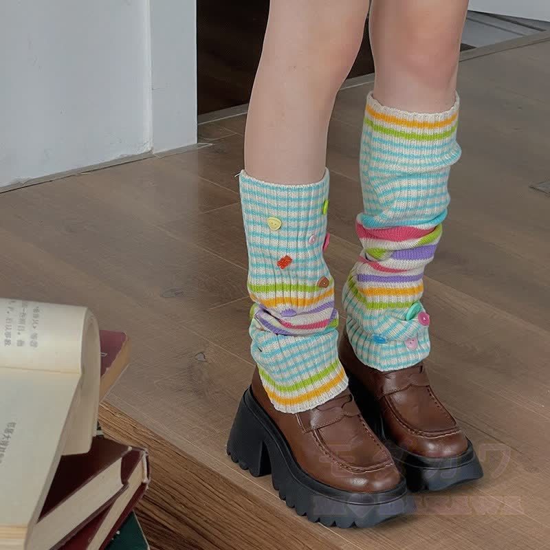 Bunte, gestreifte Stricksocken im Harajuku-Stil mit Knöpfen - image 2