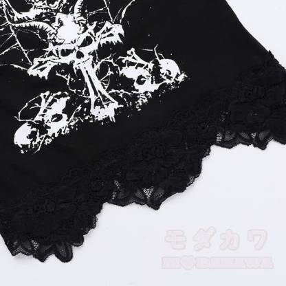 Gothic-Cami-Top mit schwarzem Fledermausprint und Kettenriemen - image 7