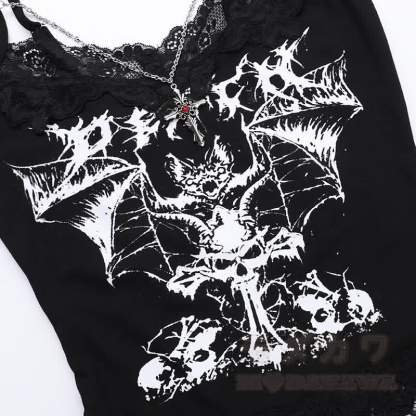 Gothic-Cami-Top mit schwarzem Fledermausprint und Kettenriemen - image 6