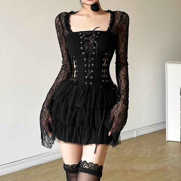Gothic-Korsettkleid aus Spitzenapplikationen - image 3