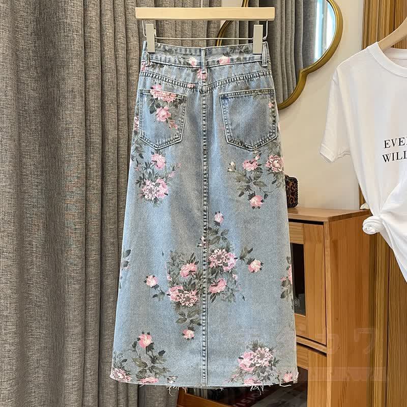 Dreiteiliges Set aus gehäkeltem Schal mit Farbverlauf und Jeansrock mit Blumenmuster - image 6