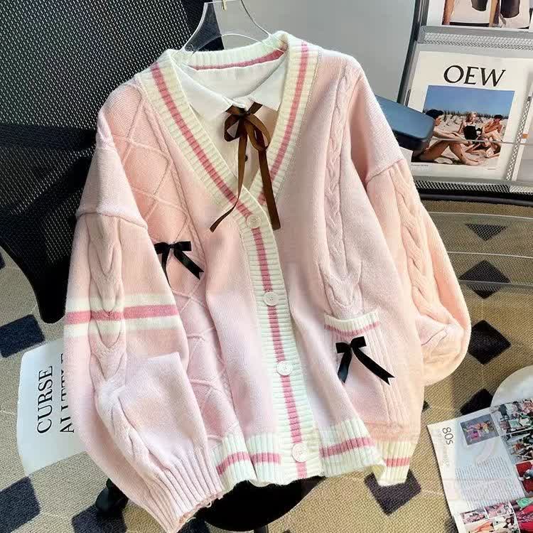 Preppy-Strickjacke mit Bluse, plissiertem Minirock und Krawatte – vierteiliges Set - image 7