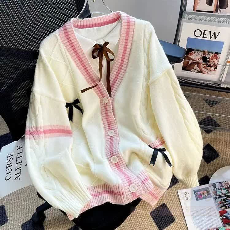 Preppy-Strickjacke mit Bluse, plissiertem Minirock und Krawatte – vierteiliges Set - image 6