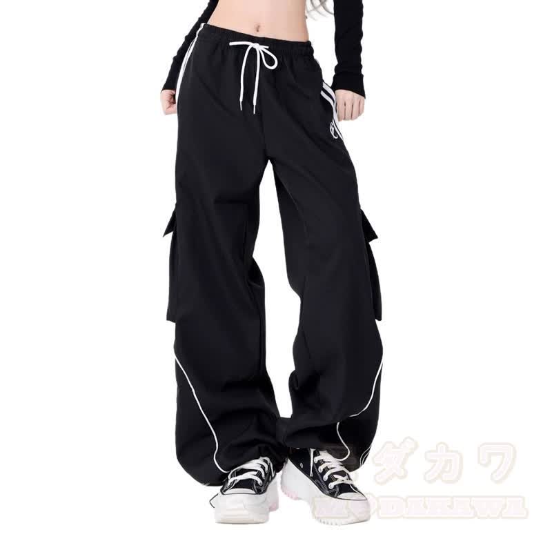 Zweiteiliges Set bestehend aus Kapuzenpullover und schmal geschnittener Cargohose - image 5