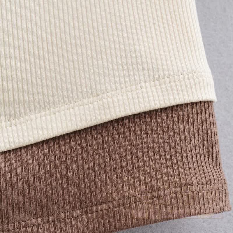 Zweiteiliges Set aus Farben abgesetztem Kurzarm-Top und locker sitzender kurzer Latzhose - image 4