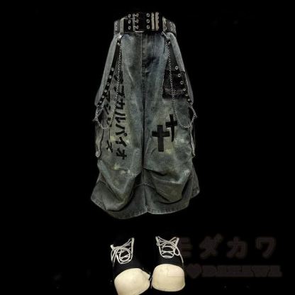Vintage-Jeans mit Used-Look und Gothic-Flicken - image 2