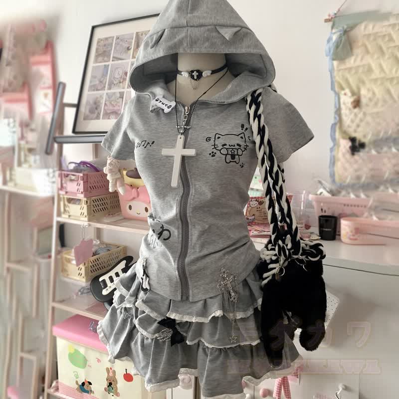 Harajuku Fashion: Zweiteiliges Set aus süßem Kapuzentop mit Katzenprint und Rüschenrock - Graues Set - XL - image 6