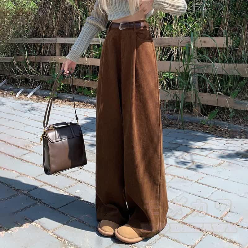 Zweiteiliges Set: Strickoberteil mit Farben -Muster und Cordhose mit Lochmuster - image 8