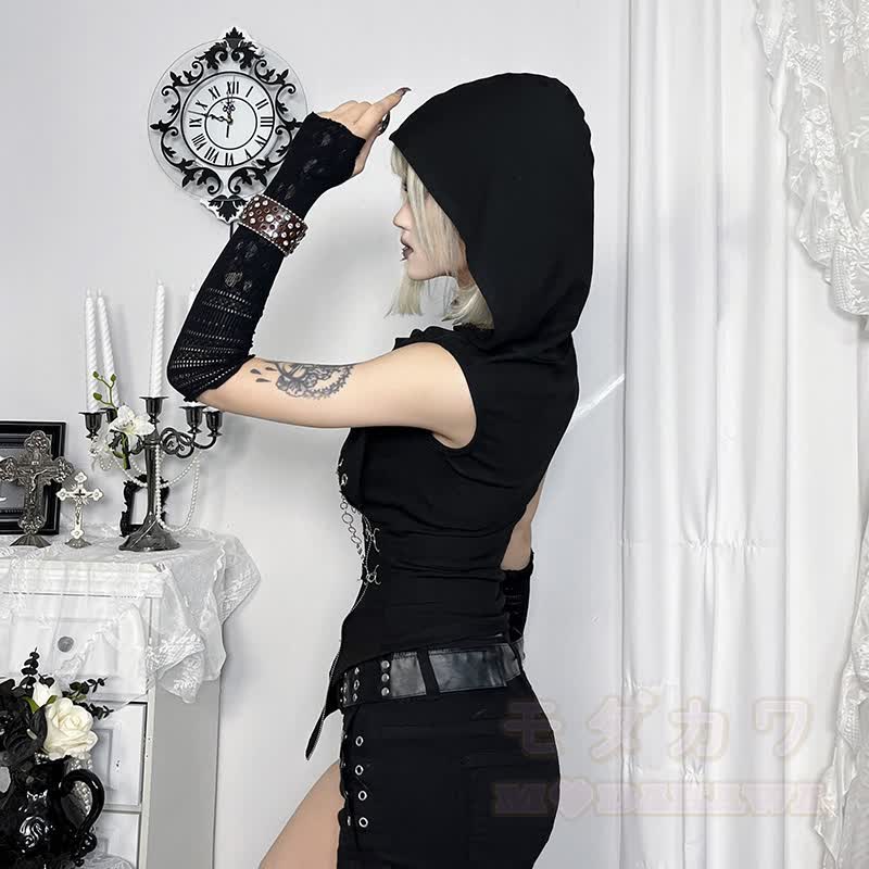Ärmelloses Top im Gothic-Stil mit drapiertem Kragen und Metallkettenverzierung - image 3