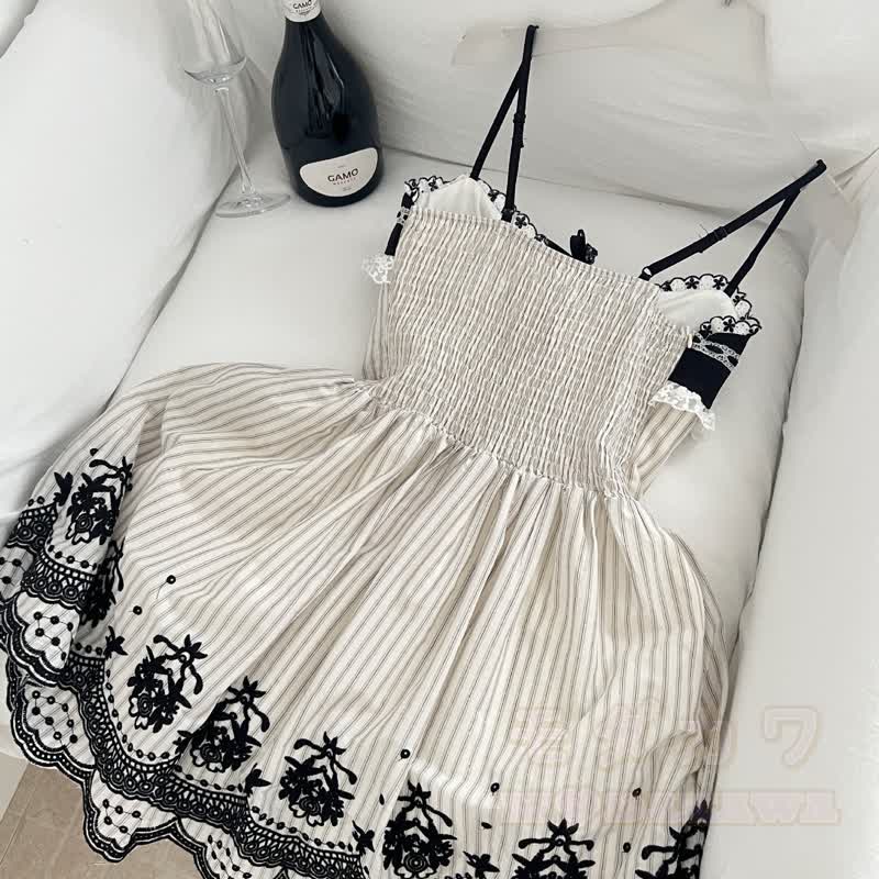 Elegantes zweiteiliges Set: Strickcardigan mit langen Ärmeln, Spitzenstickerei, Schleife und Kleid - image 7