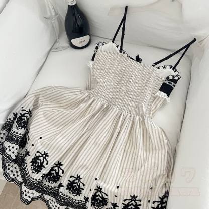 Elegantes zweiteiliges Set: Strickcardigan mit langen Ärmeln, Spitzenstickerei, Schleife und Kleid - image 7