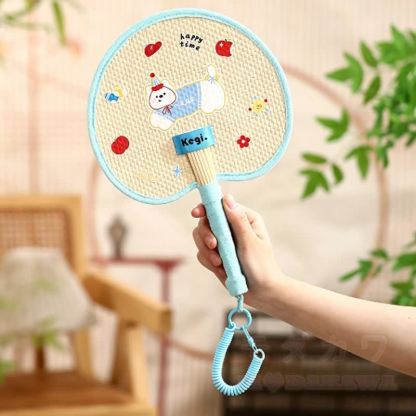 Niedlicher, handgewebter Strohfächer mit Tiermotiven im Cartoon-Stil und Umhängeband - Blau - image 2
