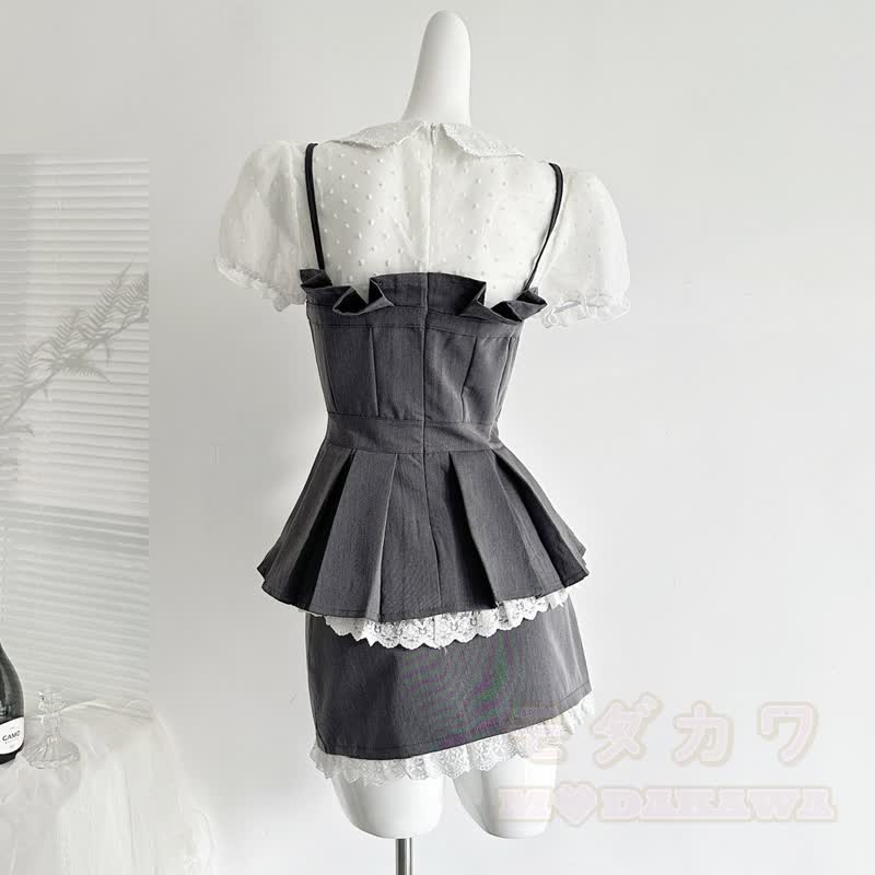 Zweiteiliges Set aus süßem Spitzen-Camisole mit Schleife und Faltenrock - image 4