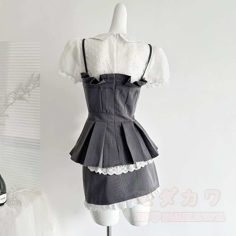 Zweiteiliges Set aus süßem Spitzen-Camisole mit Schleife und Faltenrock - image 4