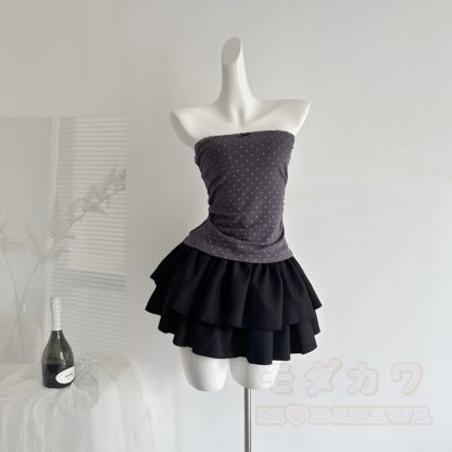 Dreiteiliges Set aus gepunktetem Top, geknoteter Kurzarm-Strickjacke und Stufenrock - image 4
