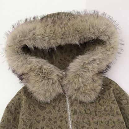 Hochwertige Kapuzenjacke mit Leopardenmuster und Reißverschluss - image 3