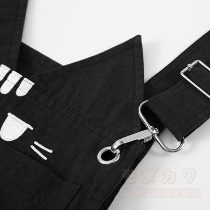 Hochwertige Latzhose mit niedlicher Katzenstickerei und Katzenanhänger - image 5