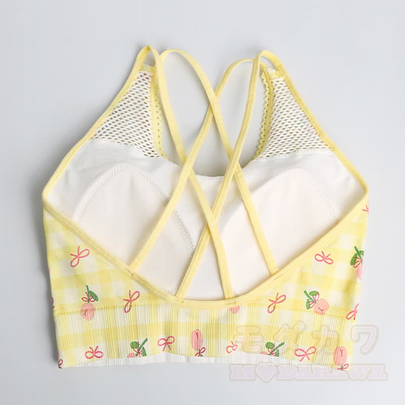 Gelbes Set aus bauchfreiem Tanktop mit Kirschmuster und hochgeschnittenen Shorts mit Vichy-Karo-Print - image 3