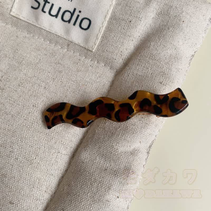 Vintage Haarspangen mit Leopardenmuster, Blumenherz und Wellenmuster - Dunkelbraun A - image 5