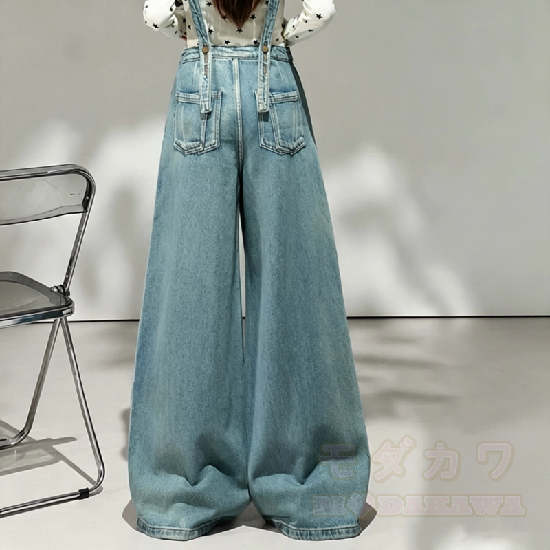 Zweiteiliges Set aus Hoodie mit Schmetterlingsprint, weitem Bein und Jeans-Latzhose - image 7