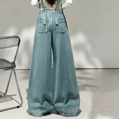 Zweiteiliges Set aus Hoodie mit Schmetterlingsprint, weitem Bein und Jeans-Latzhose - image 7