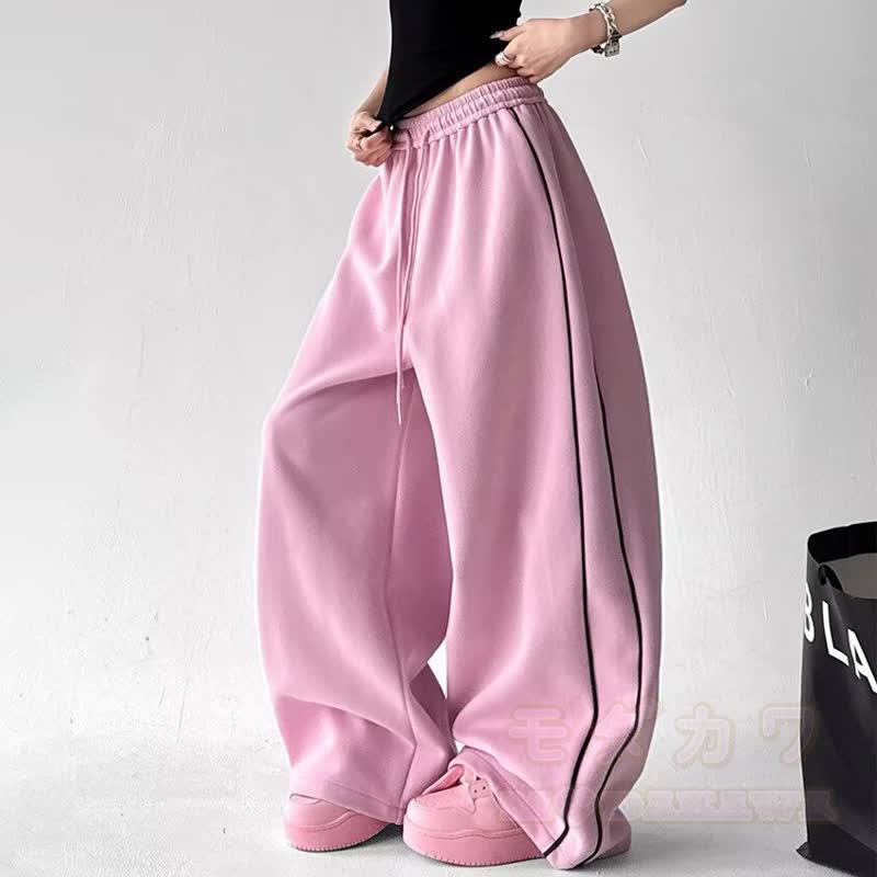 Zweiteiliges Set aus Sweatshirt mit Y2K Pferdeprint, schulterfreiem Oberteil und Hose mit Kordelzug - image 9