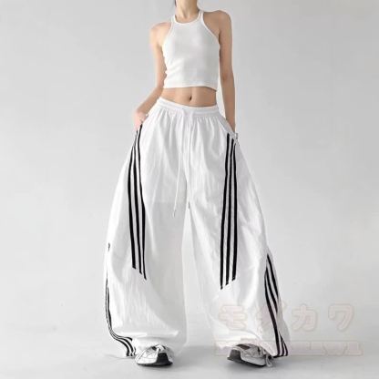 Zweiteiliges Set aus kurzem Hoodie mit Ziegenprint und gestreifter, weit geschnittener Hose - Weiße Hose - 3XL - image 6
