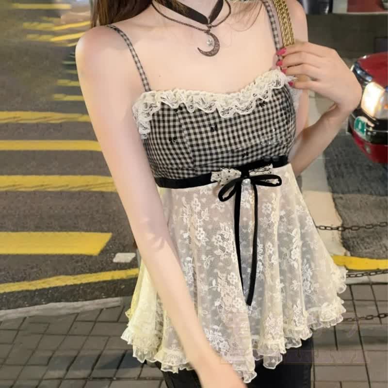Dreiteiliges Set aus kariertem Spitzen-Cami-Top, langärmeliger Rüschen-Cardigan und Rock - Cami Top - XL - image 9
