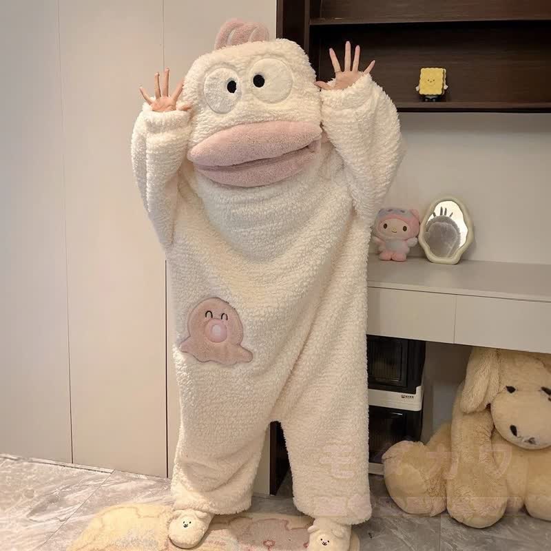 Niedlicher Fleece-Einteiler mit Kapuze und Fischmotiv – Schlafanzug/Loungewear - image 3