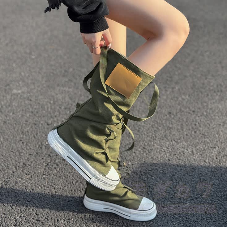Vintage High-Top-Stiefeletten aus Canvas mit Riemen, Schnürung und Blocksohle - image 1