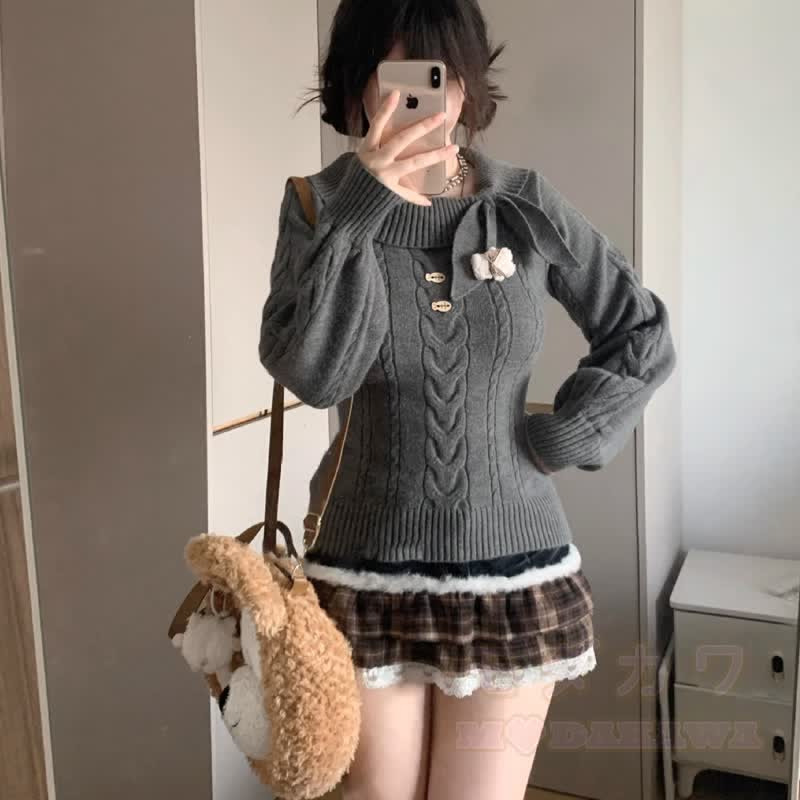 Zweiteiliges Set: Schulterfreier Zopfstrickpullover mit Schleife und karierter Rüschenrock - image 2