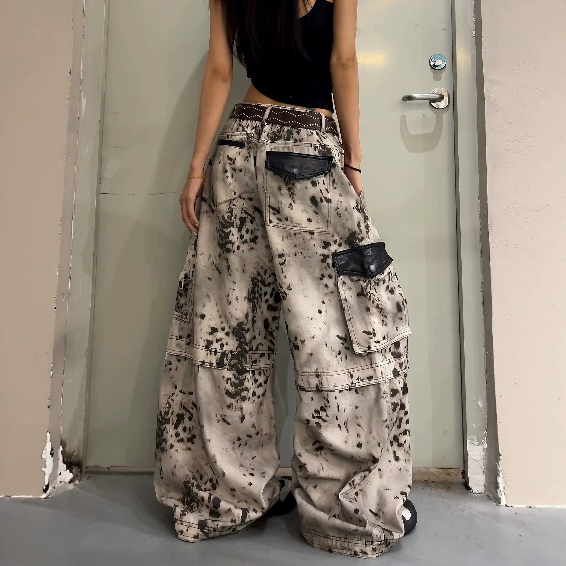 Vintage Jeans mit Leopardenmuster und weitem Bein - image 3
