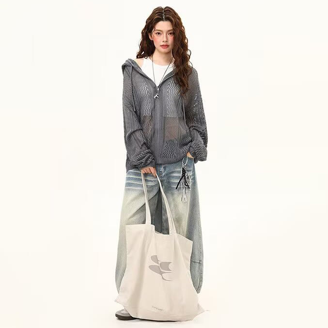Graue Vintage-Strickjacke mit Kapuze und Reißverschluss, Cut-outs - image 2