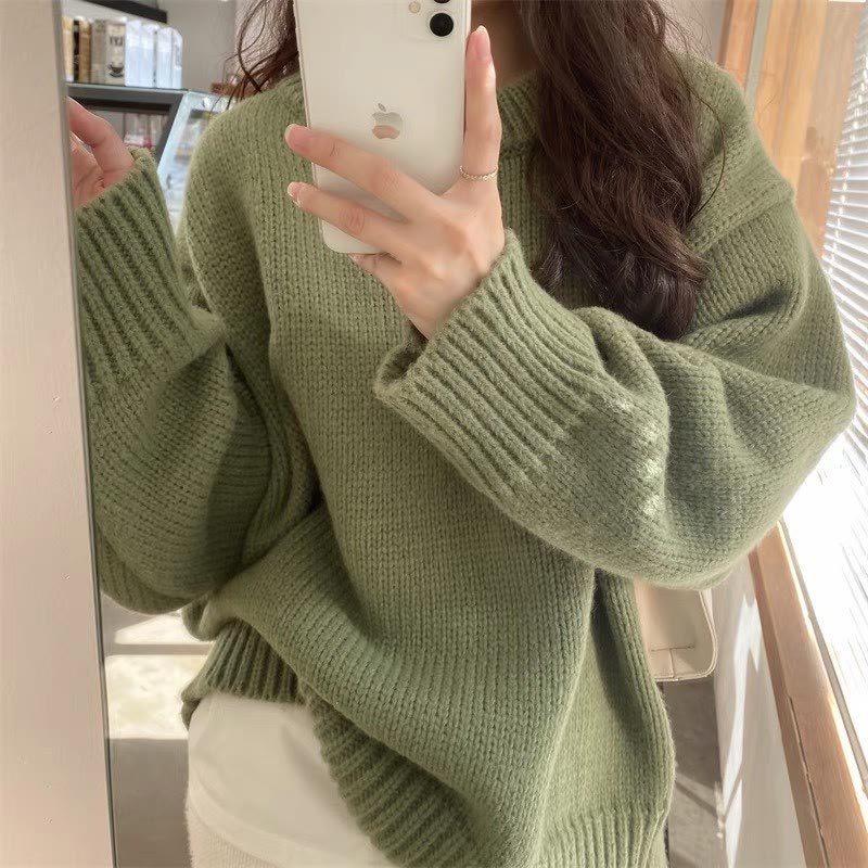Zweiteiliges Set aus lockerem Pullover und karierter, weit geschnittener Hose - image 3